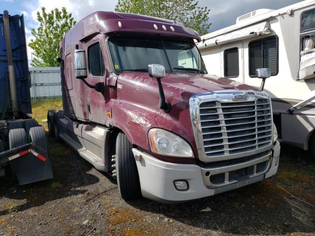  Salvage Freightliner Cascadia 1