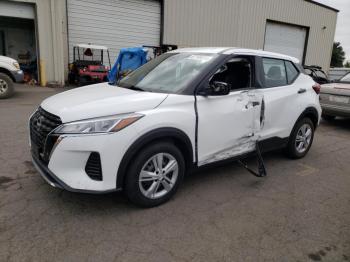  Salvage Nissan Kicks