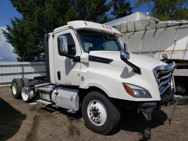  Salvage Freightliner Cascadia 1