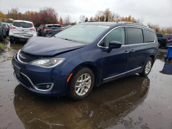  Salvage Chrysler Pacifica