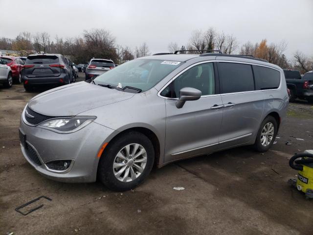  Salvage Chrysler Pacifica