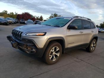  Salvage Jeep Cherokee