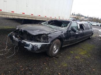  Salvage Lincoln Towncar