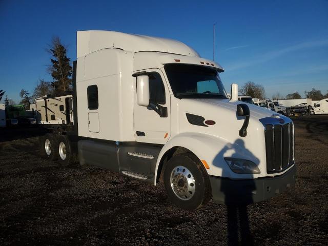  Salvage Peterbilt 579