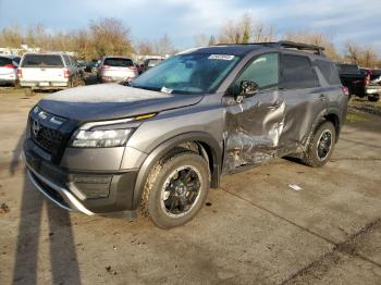  Salvage Nissan Pathfinder