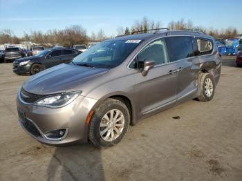  Salvage Chrysler Pacifica