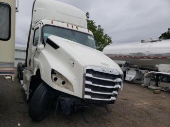  Salvage Freightliner Cascadia 1