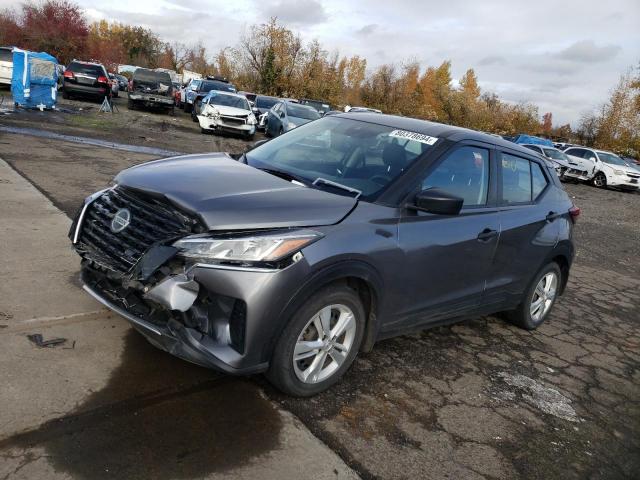  Salvage Nissan Kicks