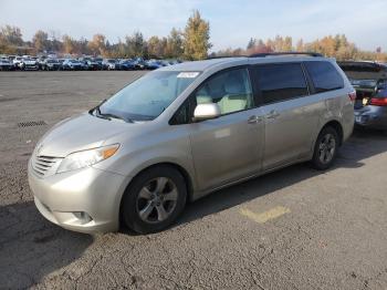  Salvage Toyota Sienna