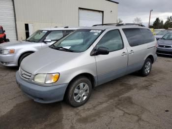  Salvage Toyota Sienna