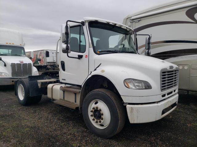  Salvage Freightliner M2 106 Med