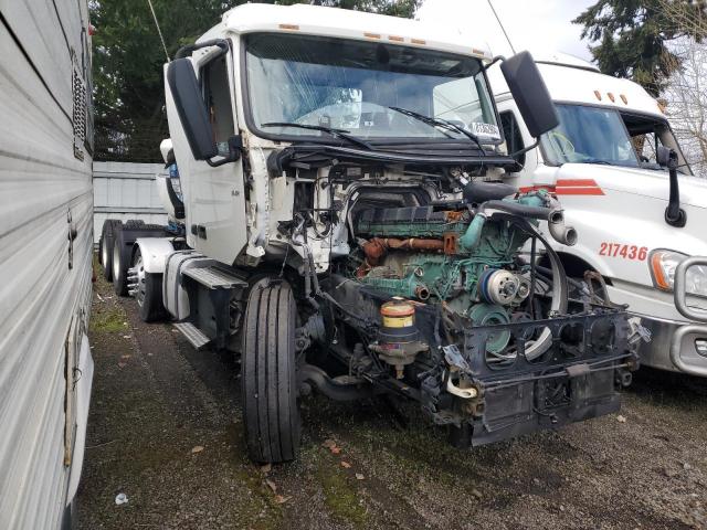  Salvage Volvo Vnr