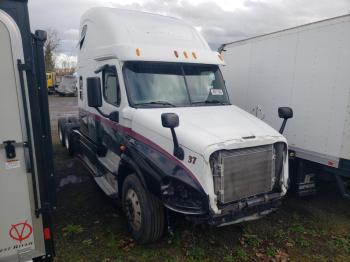  Salvage Freightliner Cascadia