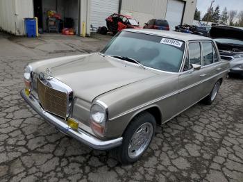  Salvage Mercedes-Benz 220-class