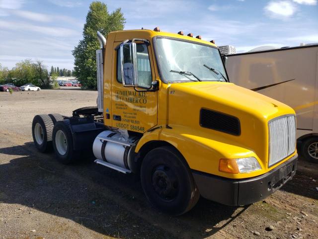 Salvage Volvo Vn