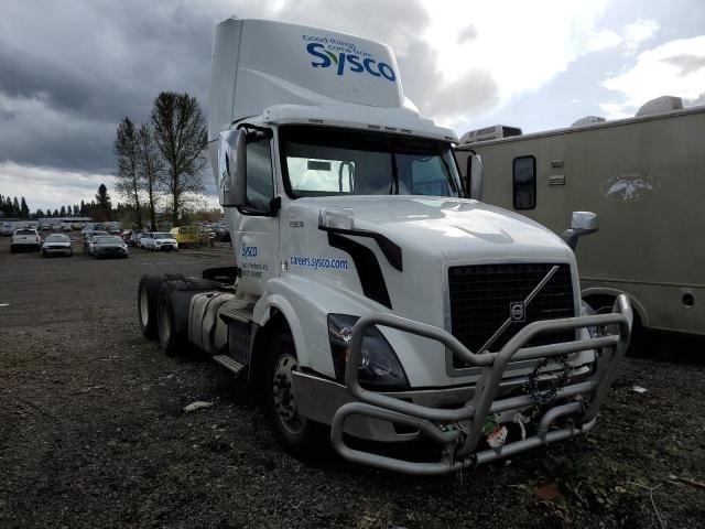 Salvage Volvo Vnl
