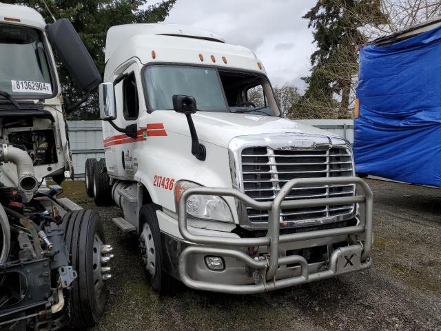  Salvage Freightliner Cascadia 1