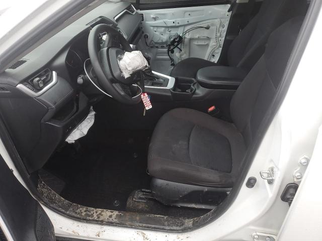 Toyota RAV4 Le Image 4