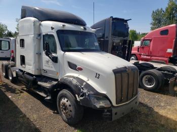  Salvage Peterbilt 579