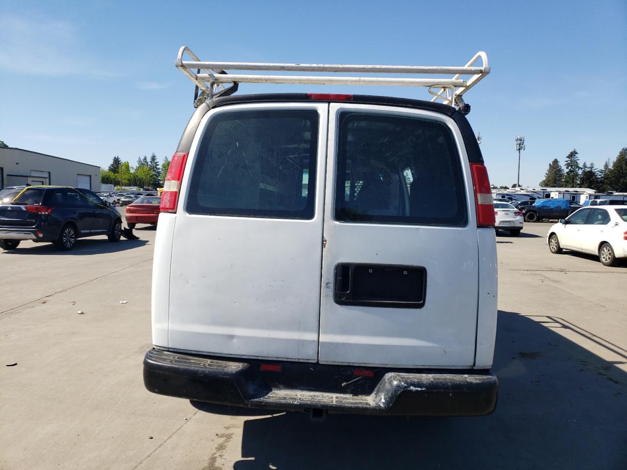 Chevrolet Express Image 8