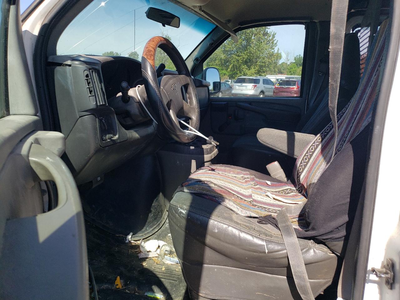 Chevrolet Express Image 9