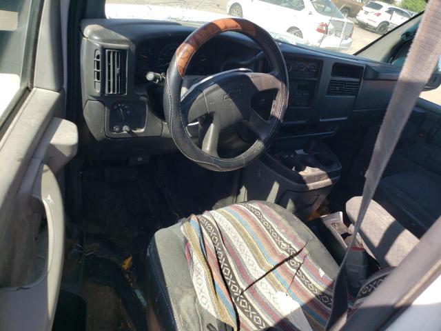 Chevrolet Express Image 5