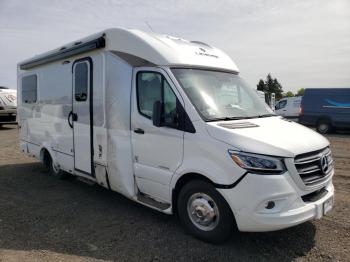  Salvage Mercedes-Benz Sprinter