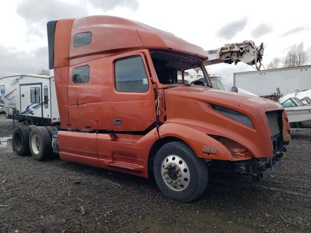  Salvage Volvo Vn