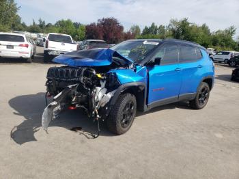  Salvage Jeep Compass
