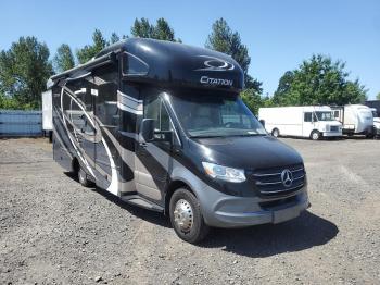  Salvage Thor Motor Home