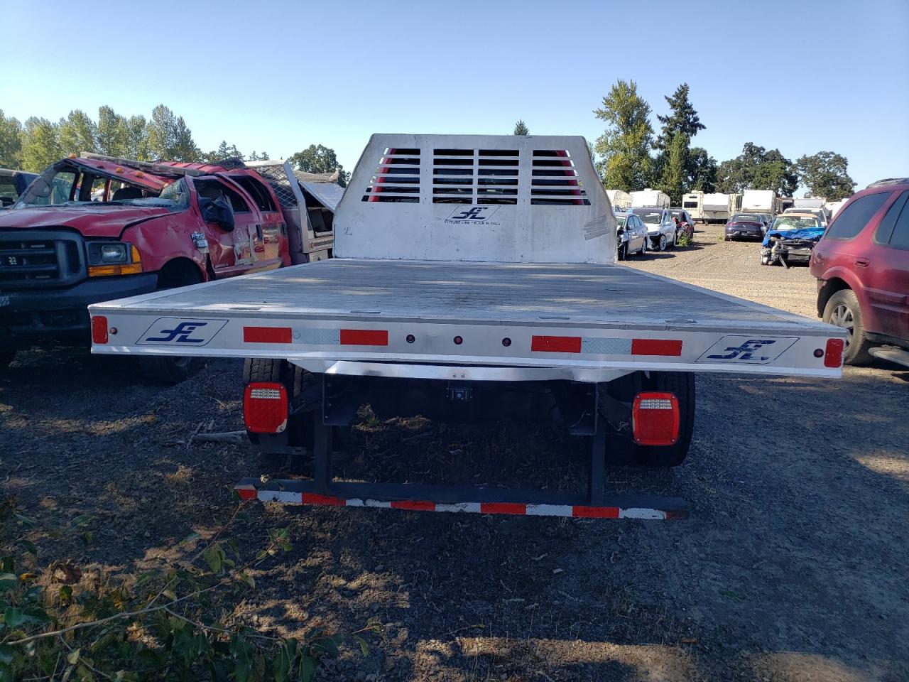 Ford F-550 Super Duty Image 13