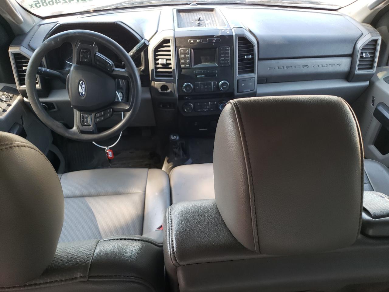 Ford F-550 Super Duty Image 7