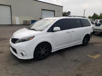  Salvage Toyota Sienna