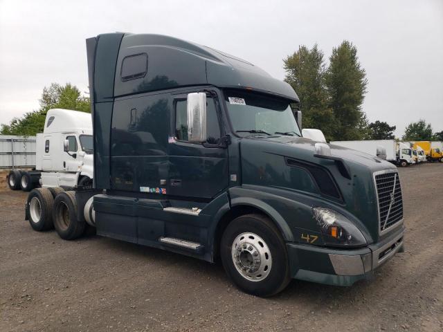  Salvage Volvo Vnl