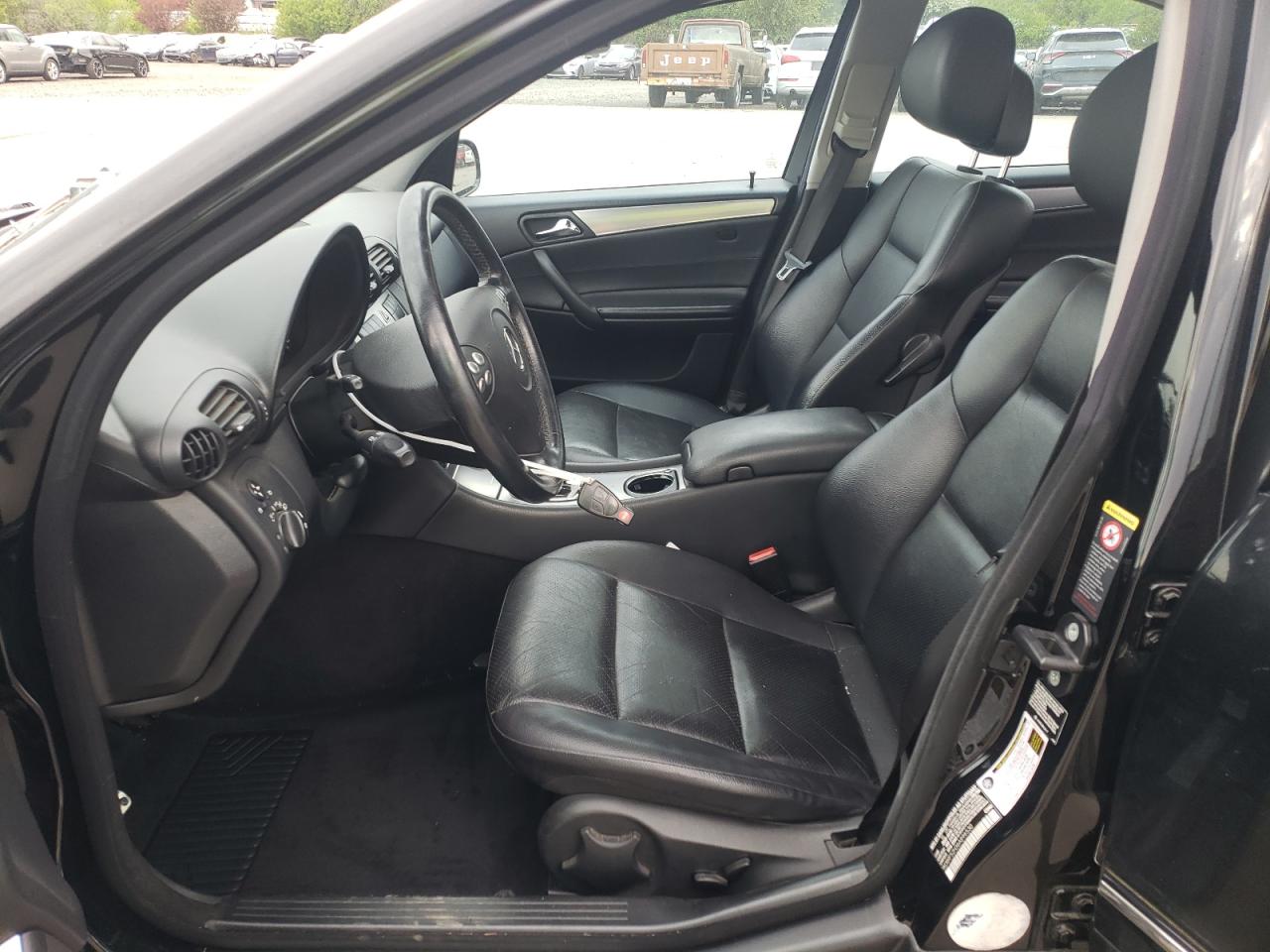 Mercedes-Benz C-Class 230 Image 10