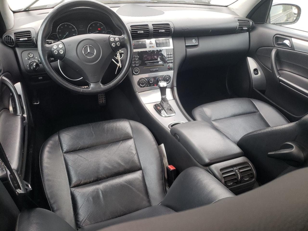 Mercedes-Benz C-Class 230 Image 9