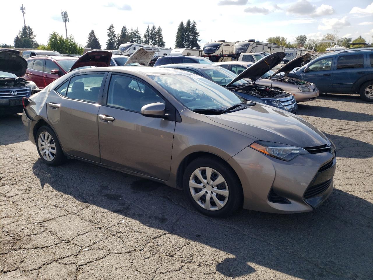 Toyota Corolla L Image 2