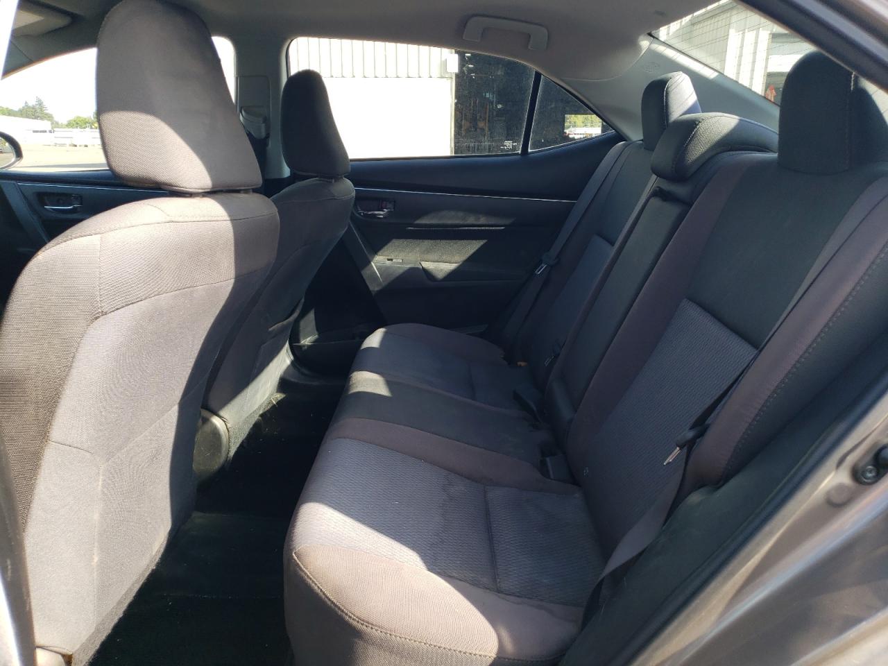 Toyota Corolla L Image 12