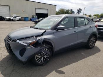  Salvage Nissan Kicks