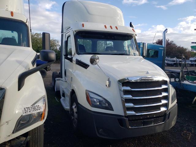  Salvage Freightliner Cascadia 1