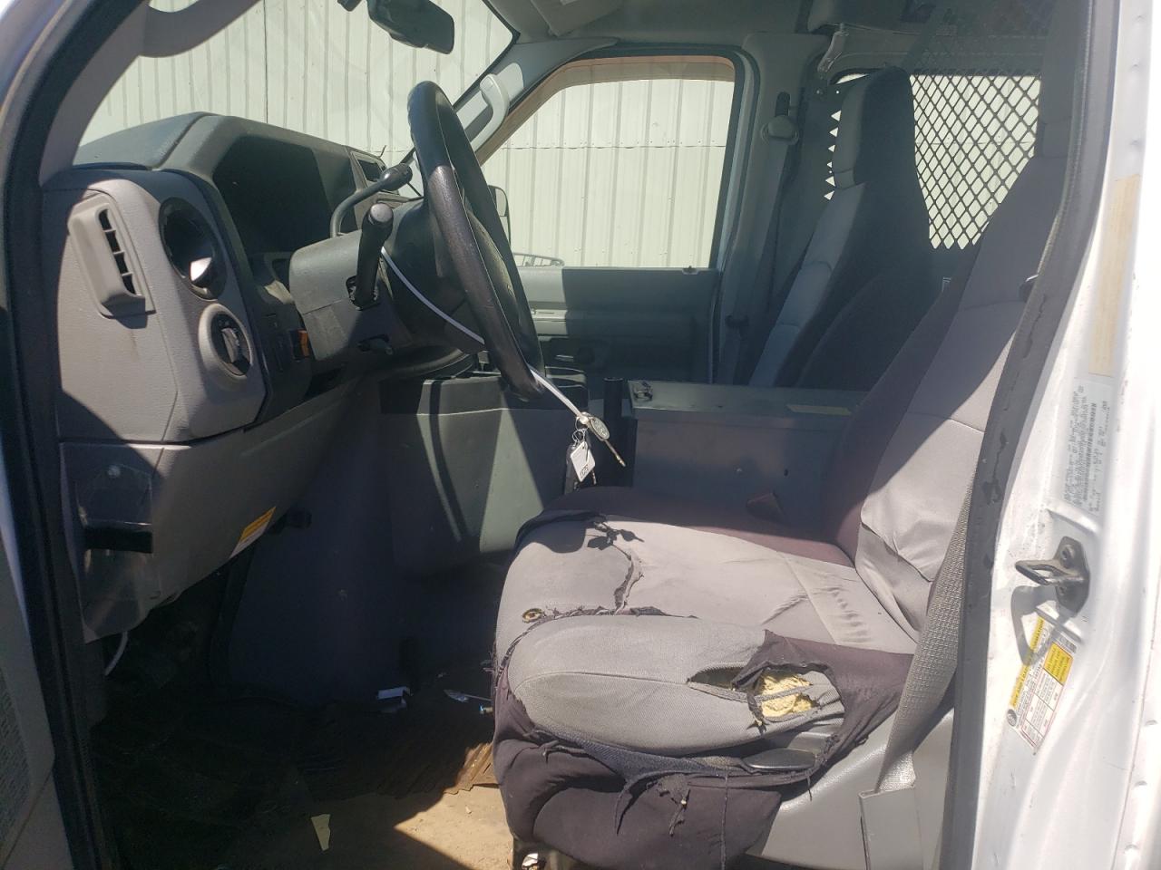 Ford Econoline E250 Van Image 9