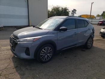  Salvage Nissan Kicks