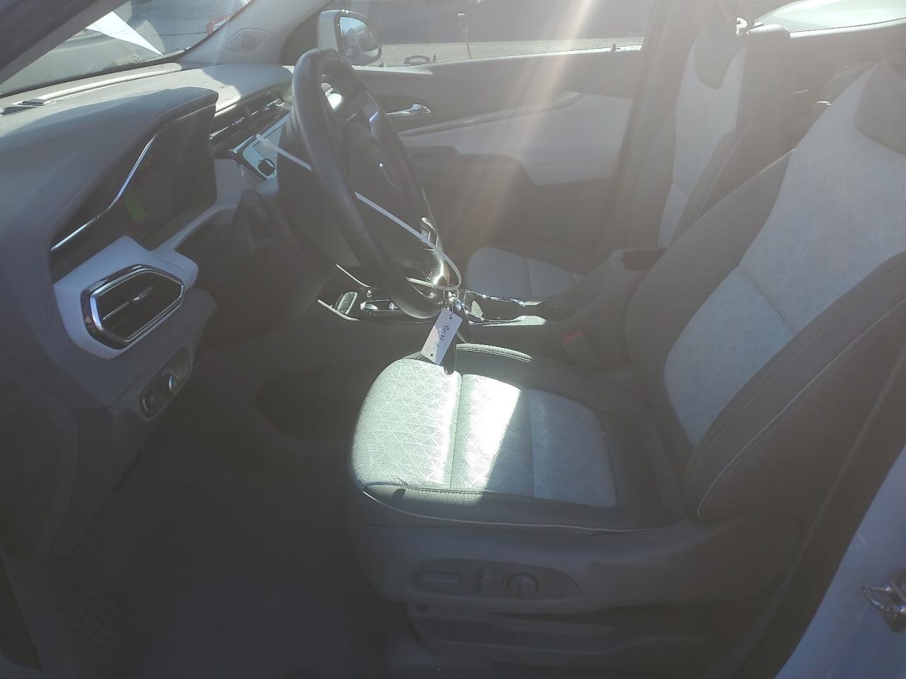 Chevrolet Bolt Premier Image 6