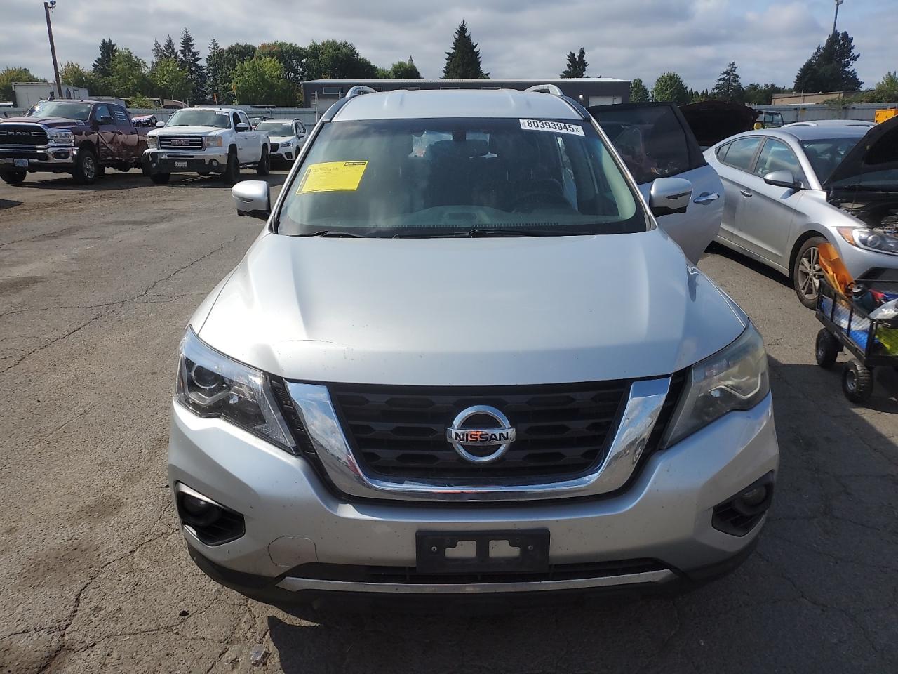 Nissan Pathfinder S Image 12