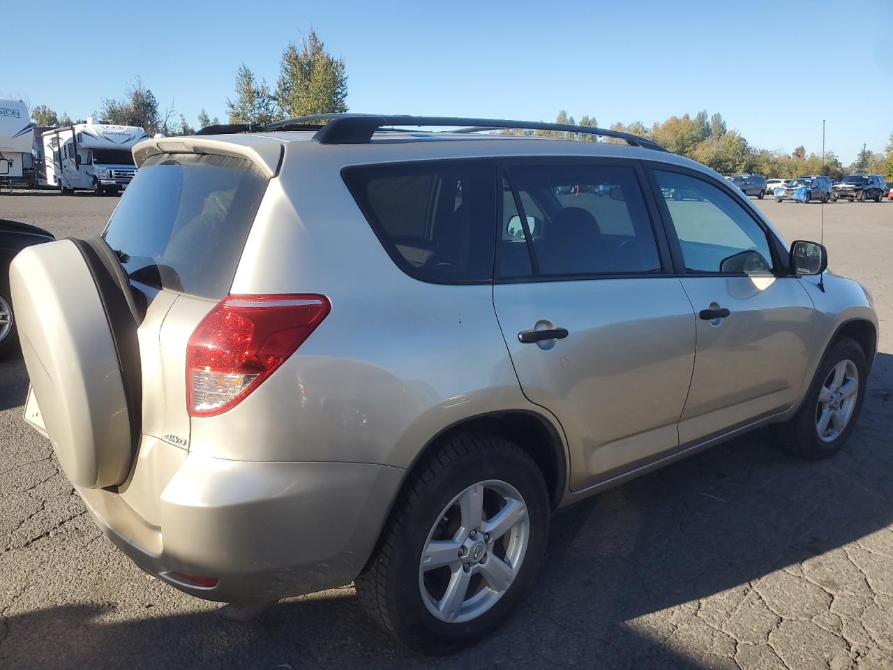 Toyota RAV4 Image 12