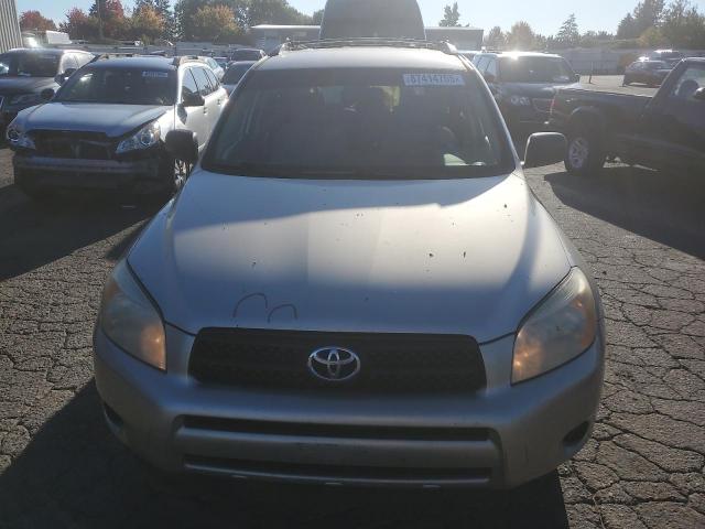 Toyota RAV4 Image 3