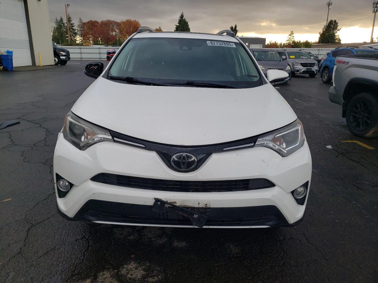 Toyota RAV4 Adventure Image 7