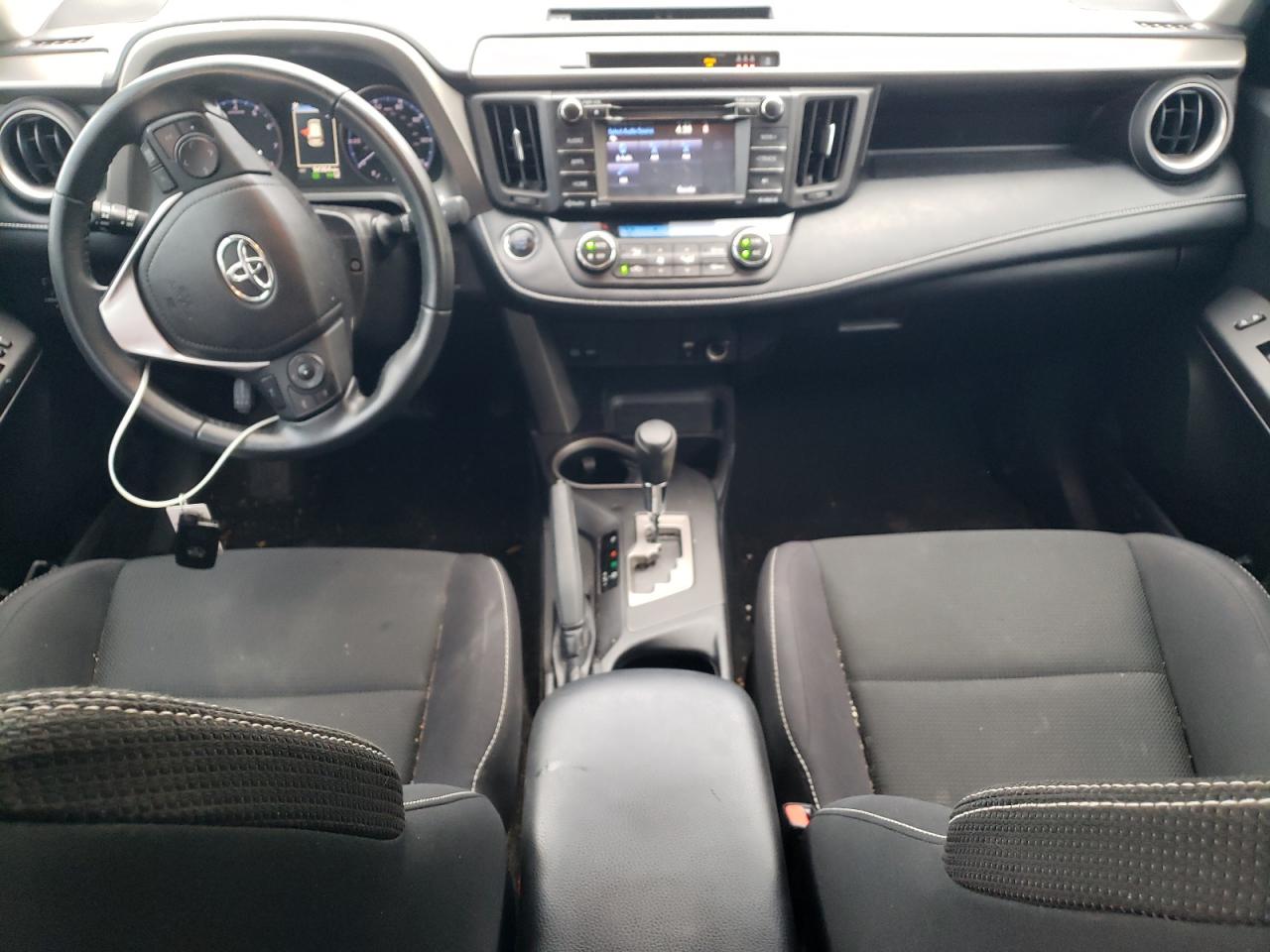 Toyota RAV4 Adventure Image 12