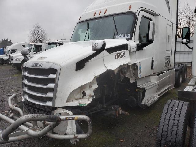  Salvage Freightliner Cascadia 1