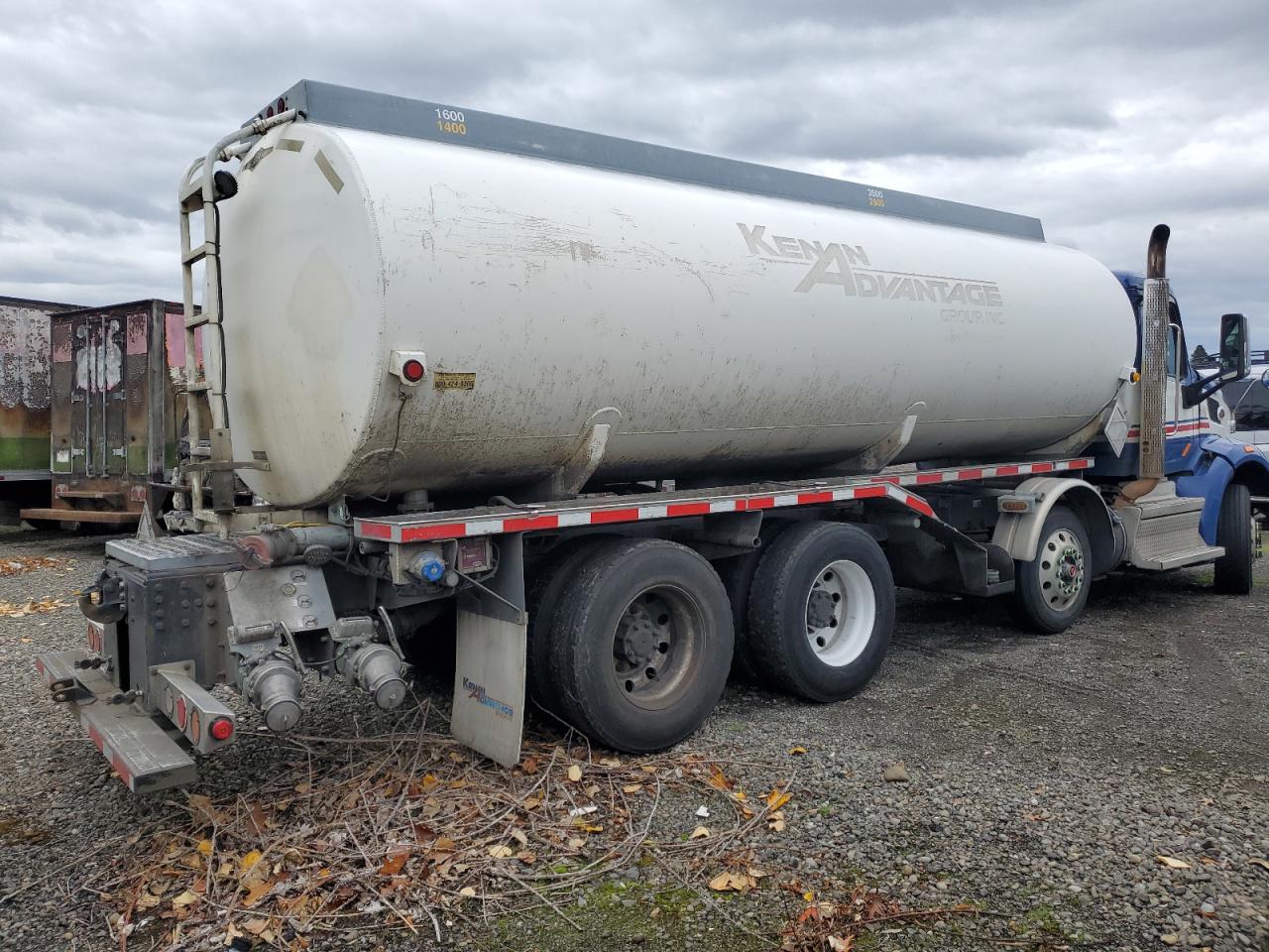 Peterbilt Tractor 567 Image 9